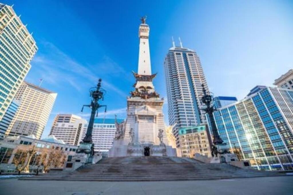 Downtown Queen - Free Parking- Conv Center Skywalk#2 Apartment *