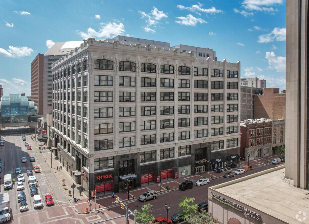 Apartment Downtown Queen - Free Parking- Conv Center Skywalk#2 Indianapolis
